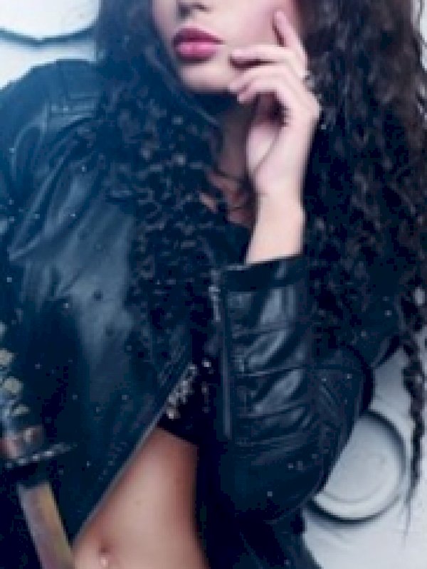 שירי פצצה מדהימה